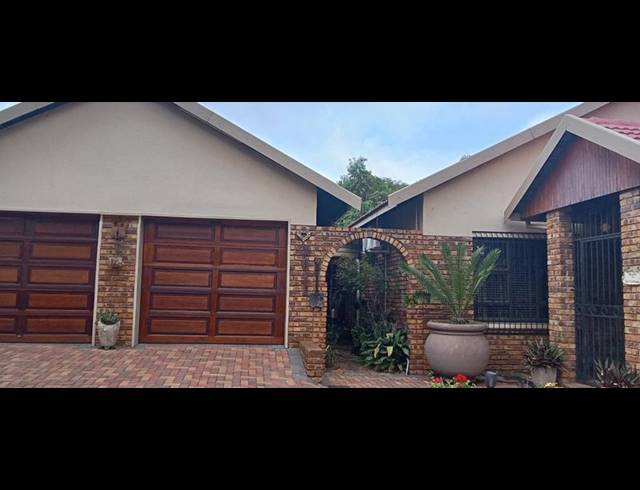 3 BEDROOM HOUSE FOR SALE IN THERESAPARK